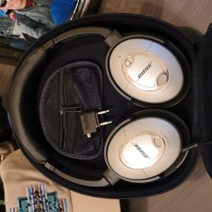 BOSE Quiet Comfort 15 noise cancelling headphones